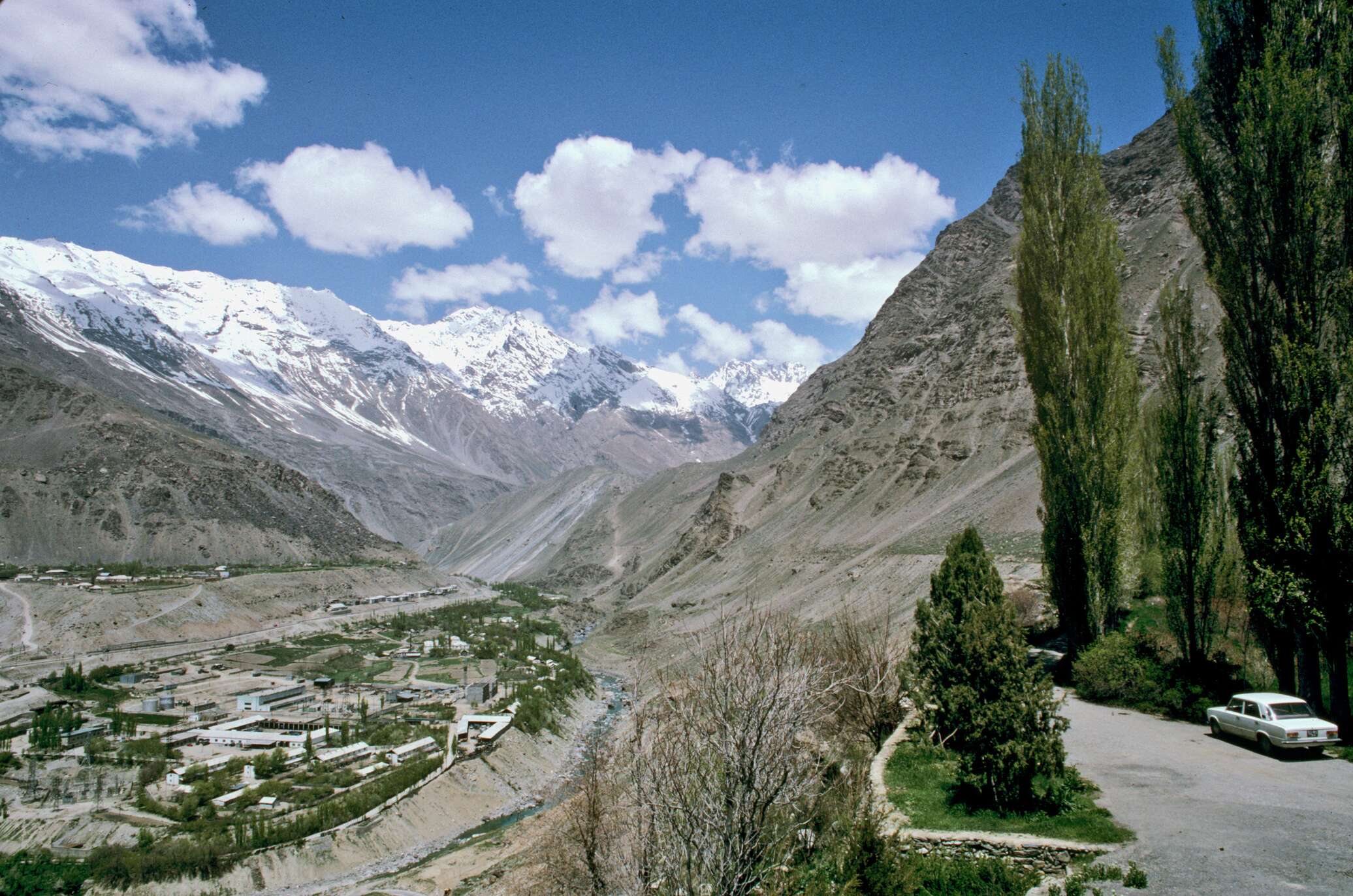 Погода ферганский долина на 10. Горный Бадахшан Памир Хорог. Горы Таджикистан Пенджикент. Горный Бадахшан Хорог. Хорог Таджикистан 1985.
