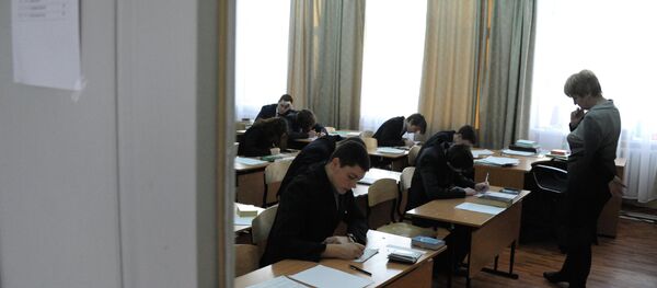 Дарс дар мактаб. Акс аз бойгонӣ Дарс дар мактаб. Акс аз бойгонӣ - Sputnik Тоҷикистон