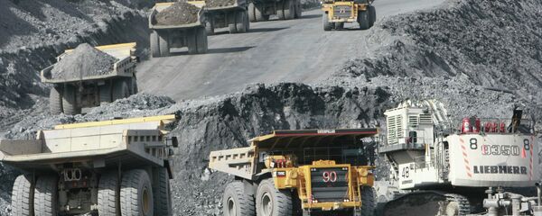 Золотоносный рудник. Архивное фото Золотоносный рудник. Архивное фото - Sputnik Таджикистан