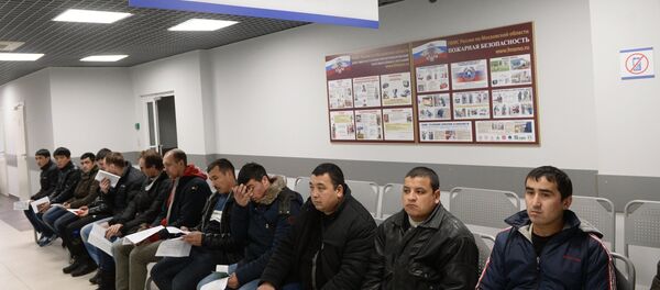 Мигранты. Архивное фото - Sputnik Таджикистан