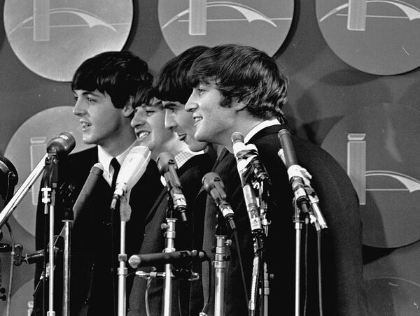 “The Beatles” в аэропорту Кеннеди. Архивное фото - Sputnik Таджикистан