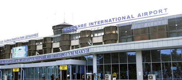Здание Международного аэропорта Душанбе. Архивное фото Здание Международного аэропорта Душанбе. Архивное фото - Sputnik Тоҷикистон