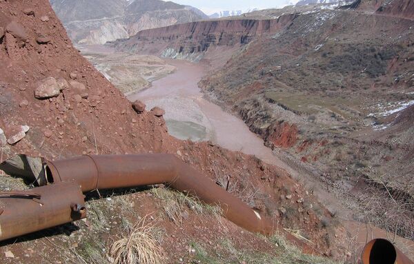 Трубы рядом с местом строительства Рогунской ГЭС. Архивное фото - Sputnik Таджикистан