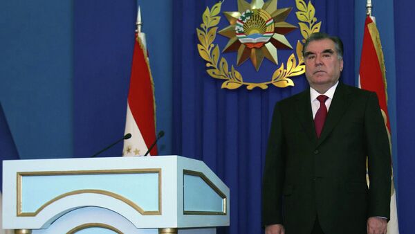 Эмомали Рахмон на церемонии послания парламенту. 23 января 2015 года - Sputnik Таджикистан