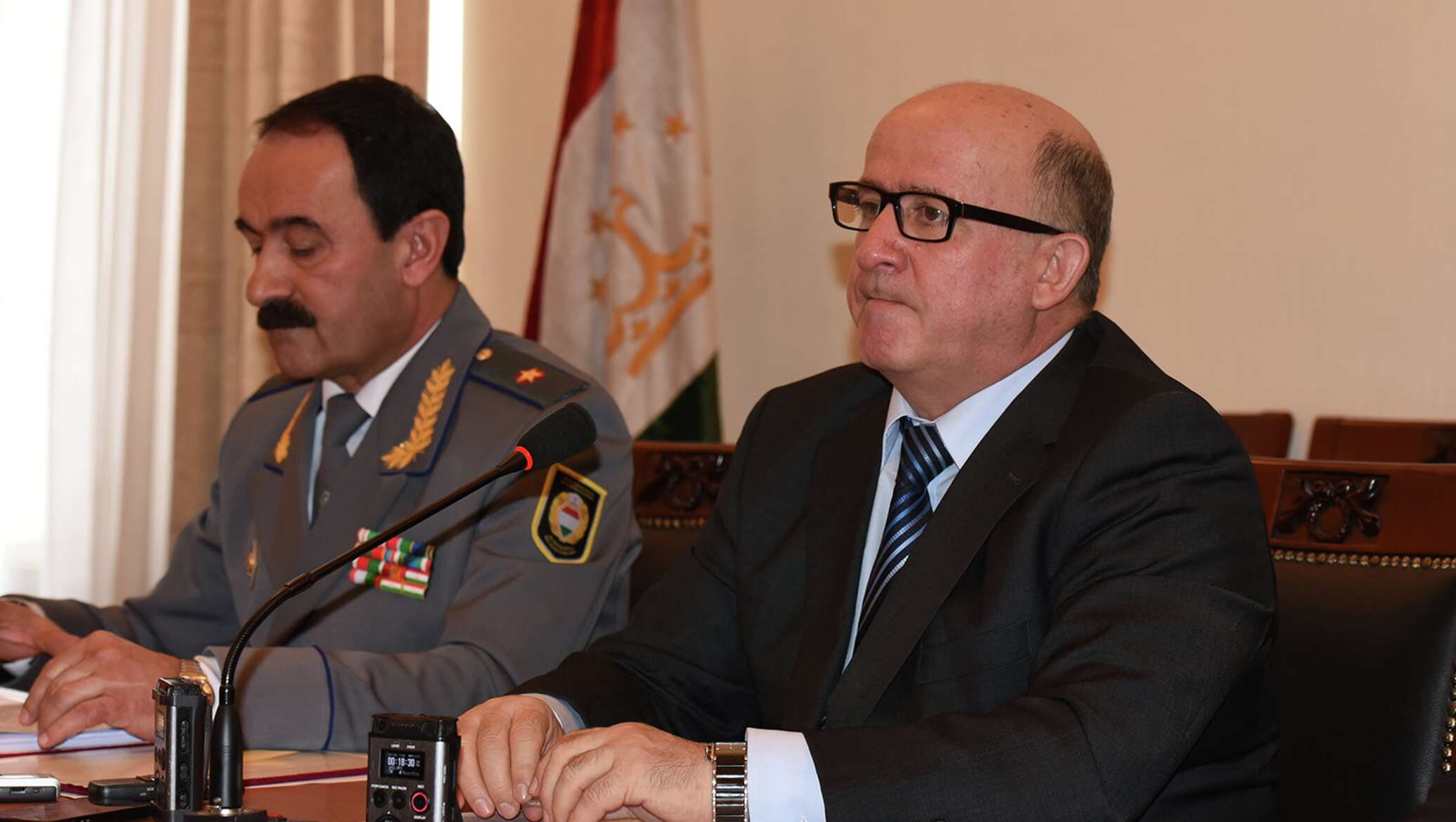 Абдуфаттох шарифзода биография семья и дети Абдуфаттох Гоиб: мне знакома таможенная система - 18.03.2015, Sputnik Таджикиста