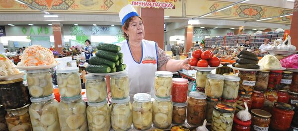 Бозори ғизоӣ дар Челябинск. Акс аз бойгонӣ - Sputnik Тоҷикистон