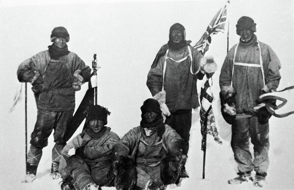Члены экспедиции Р. Скотта на Южном полюсе - Sputnik Таджикистан
