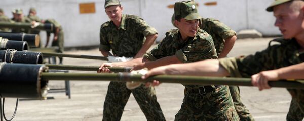 Сарбозони пойгоҳи низомии 201-уми ФР мустақар дар Тоҷикистон. Акс аз бойгонӣ - Sputnik Тоҷикистон