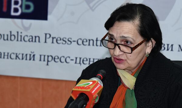 Татьяна Холмуродова на пресс-конференции Службы связи при правительстве РТ - Sputnik Таджикистан