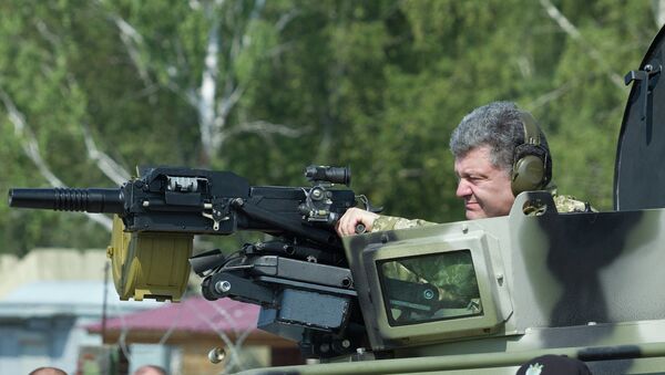 Петр Порошенко посетил Первую оперативную бригаду Национальной гвардии под Киевом - Sputnik Таджикистан
