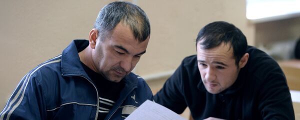 Санҷиш барои муҳоҷирон. Акс аз бойгонӣ - Sputnik Тоҷикистон