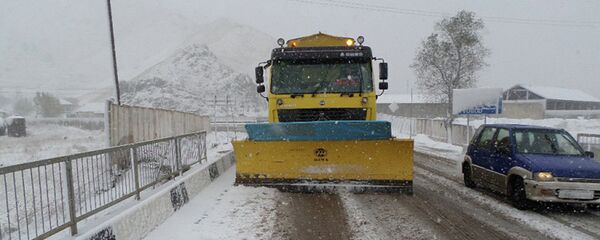 На дороге Душанбе-Чанак, архивное фото - Sputnik Тоҷикистон