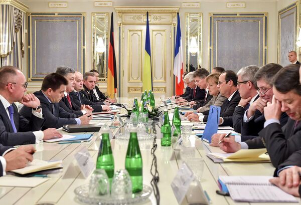 Визит руководителей Франции и Германии в Киев - Sputnik Таджикистан