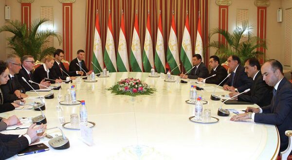 Э. Рахмон на встрече с представителями ООН 9 февраля 2015 года - Sputnik Таджикистан