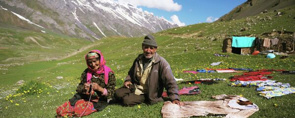 Памирская семья. Архивное фото - Sputnik Таджикистан