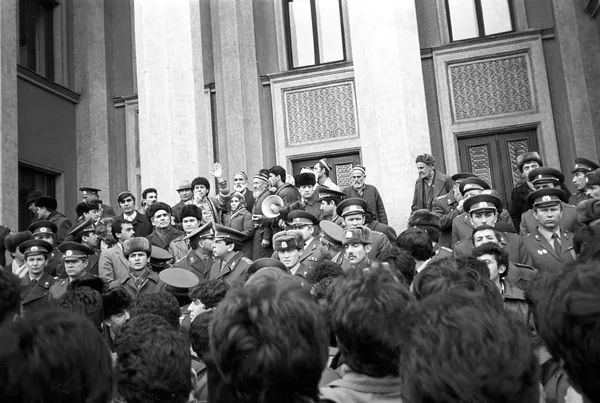 Воқеаҳои феврали соли 1990 дар Душанбе (Баҳманмоҳи соли 90) Воқеаҳои феврали соли 1990 дар Душанбе (Баҳманмоҳи соли 90) - Sputnik Тоҷикистон