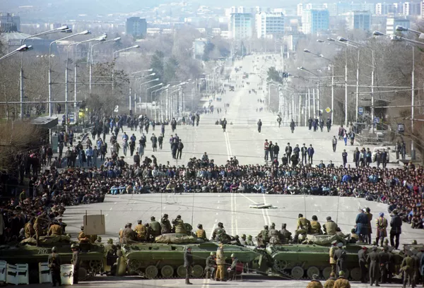 Воқеаҳои феврали соли 1990 дар Душанбе (Баҳманмоҳи соли 90) Воқеаҳои феврали соли 1990 дар Душанбе (Баҳманмоҳи соли 90) - Sputnik Тоҷикистон