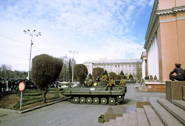 Воқеаҳои феврали соли 1990 дар Душанбе (Баҳманмоҳи соли 90) Воқеаҳои феврали соли 1990 дар Душанбе (Баҳманмоҳи соли 90) - Sputnik Тоҷикистон