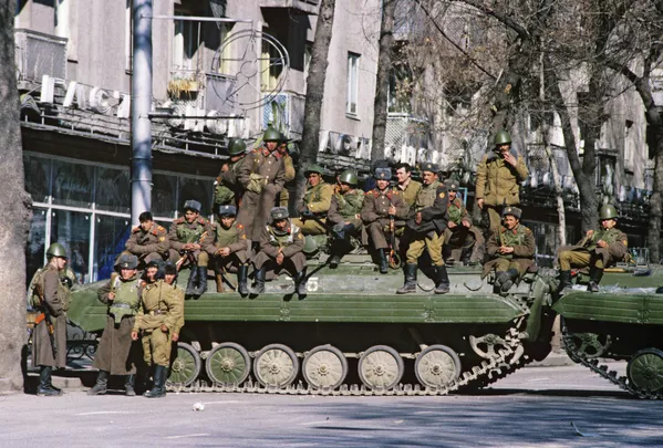 Воқеаҳои феврали соли 1990 дар Душанбе (Баҳманмоҳи соли 90) Воқеаҳои феврали соли 1990 дар Душанбе (Баҳманмоҳи соли 90) - Sputnik Тоҷикистон
