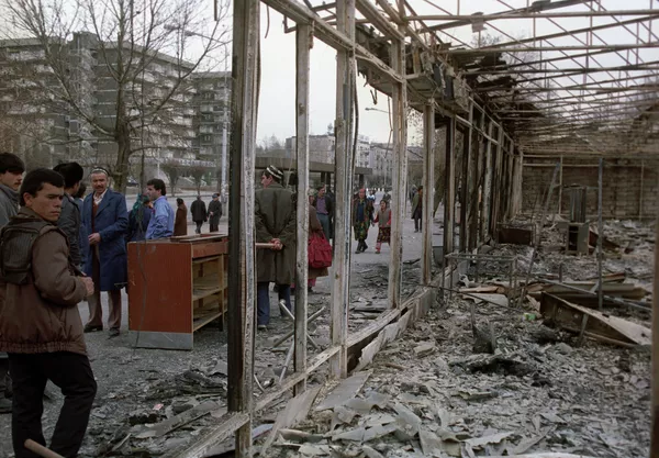 Воқеаҳои феврали соли 1990 дар Душанбе (Баҳманмоҳи соли 90) Воқеаҳои феврали соли 1990 дар Душанбе (Баҳманмоҳи соли 90) - Sputnik Тоҷикистон