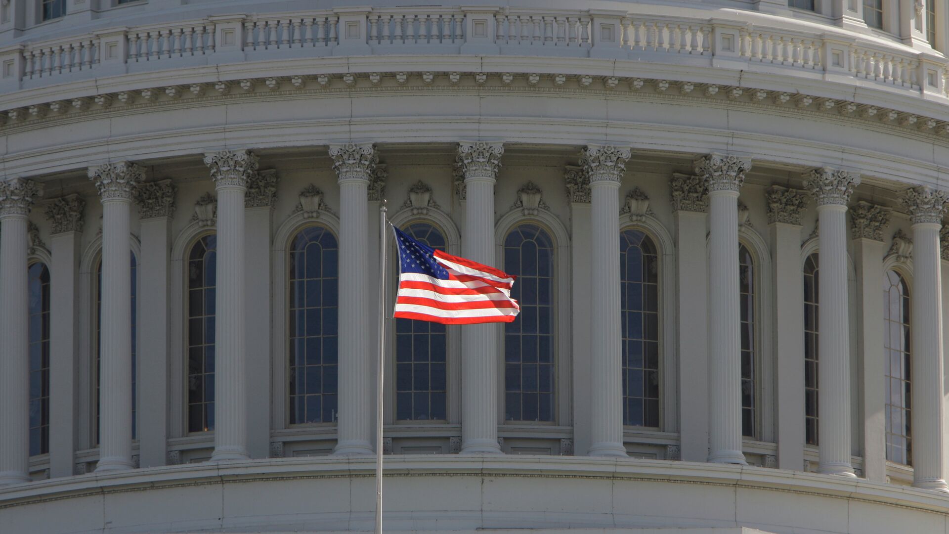 Капитолий, здание в Вашингтоне, где заседает конгресс США - Sputnik Таджикистан, 1920, 04.11.2022