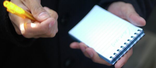 Записи в блокноте, архивное фото Записи в блокноте, архивное фото - Sputnik Таджикистан
