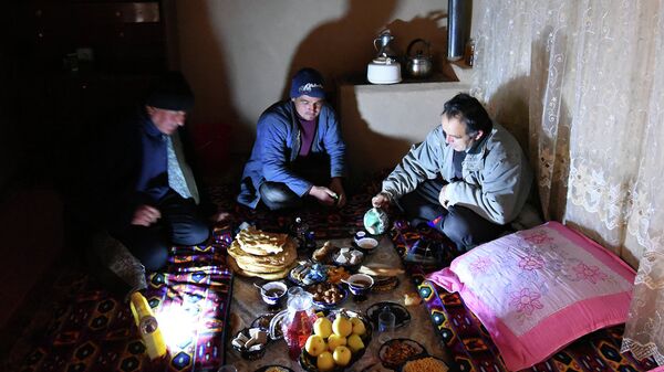 Ужин в таджикской семье. Архивное фото - Sputnik Таджикистан