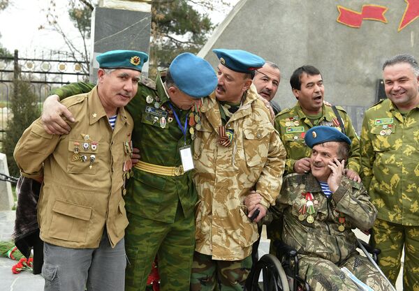 В Душанбе почтили память воинов-интернационалистов - Sputnik Таджикистан