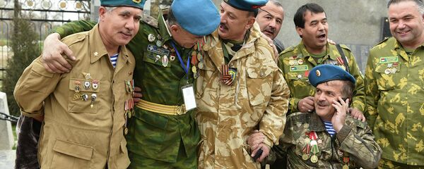 В Душанбе почтили память воинов-интернационалистов В Душанбе почтили память воинов-интернационалистов - Sputnik Таджикистан