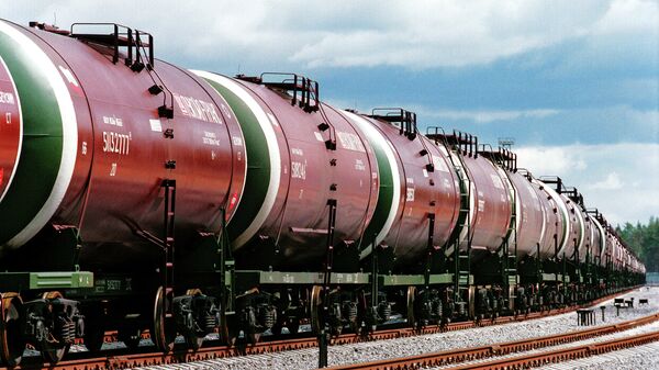 Цистерны с нефтью. Архивное фото - Sputnik Таджикистан