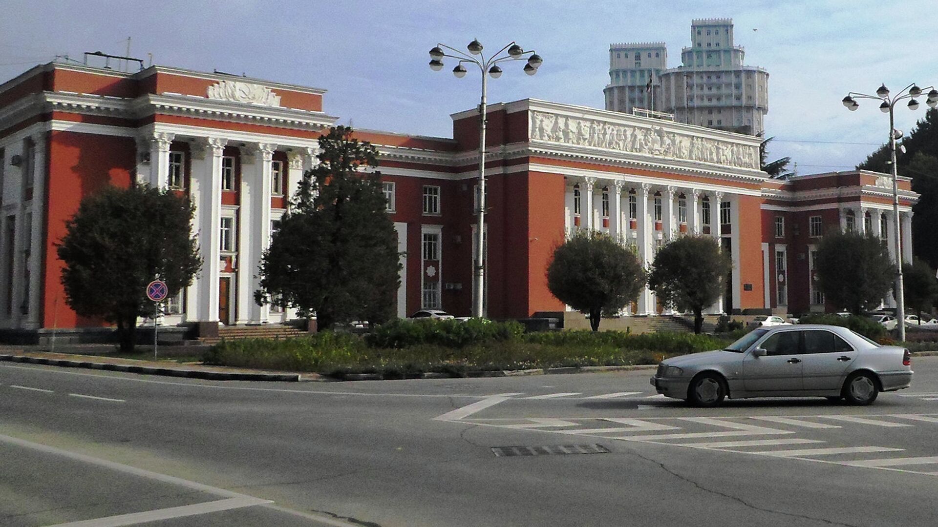 Здание парламента Таджикистана, архивное фото - Sputnik Тоҷикистон, 1920, 19.06.2022