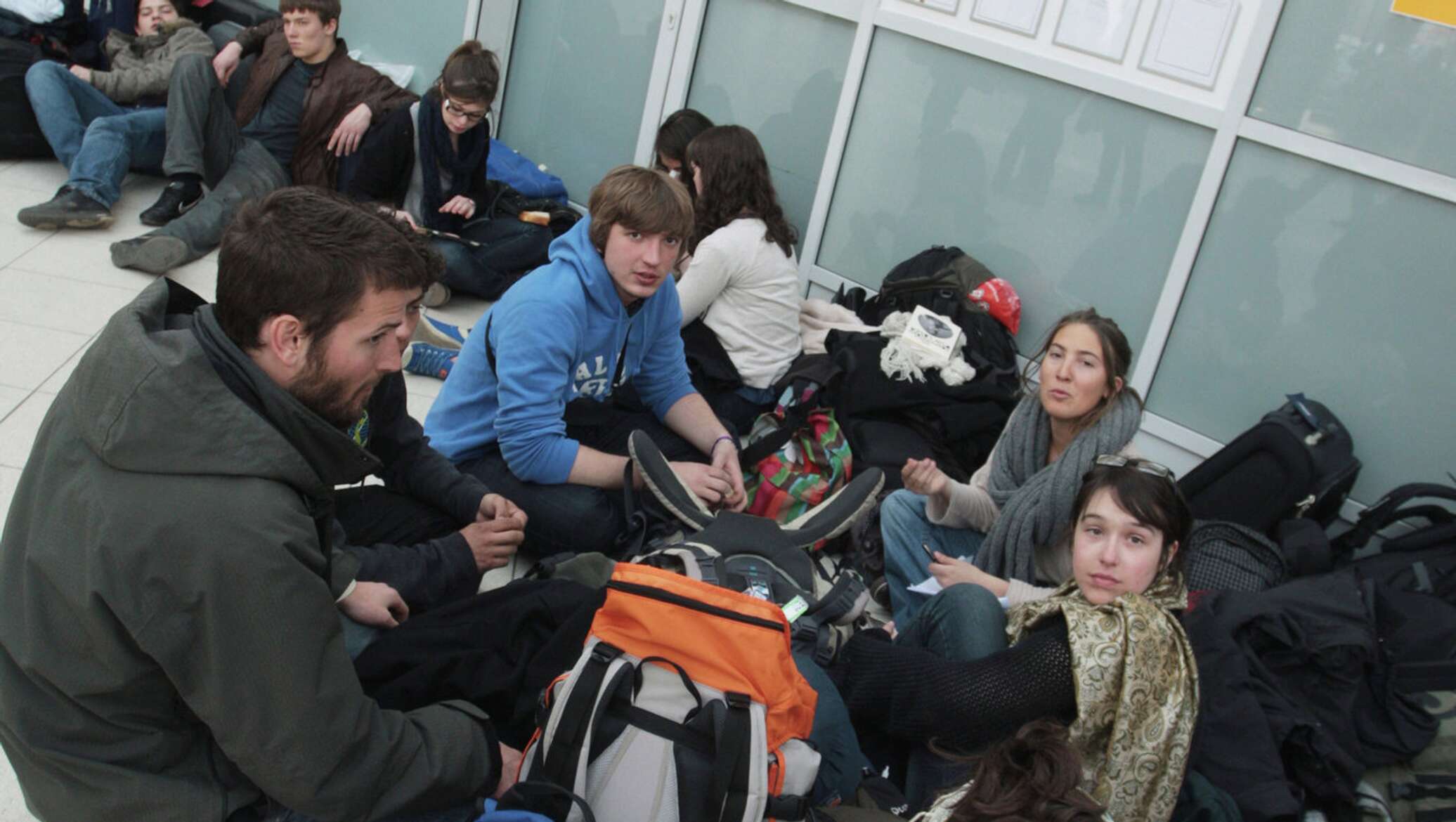 Таджики в аэропорту москвы