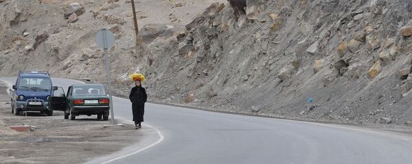 По дороге в Душанбе. Архивное фото - Sputnik Тоҷикистон