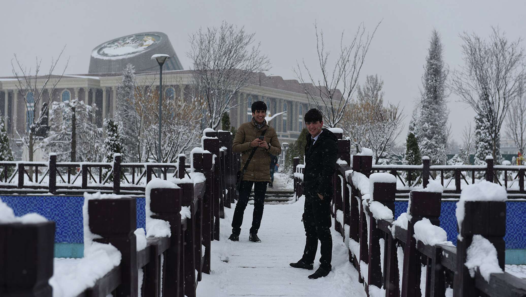Прогноз в душанбе сегодня. Снег в Таджикистане. Снег в Душанбе. Снегопад в Душанбе. Холода в Таджикистане.