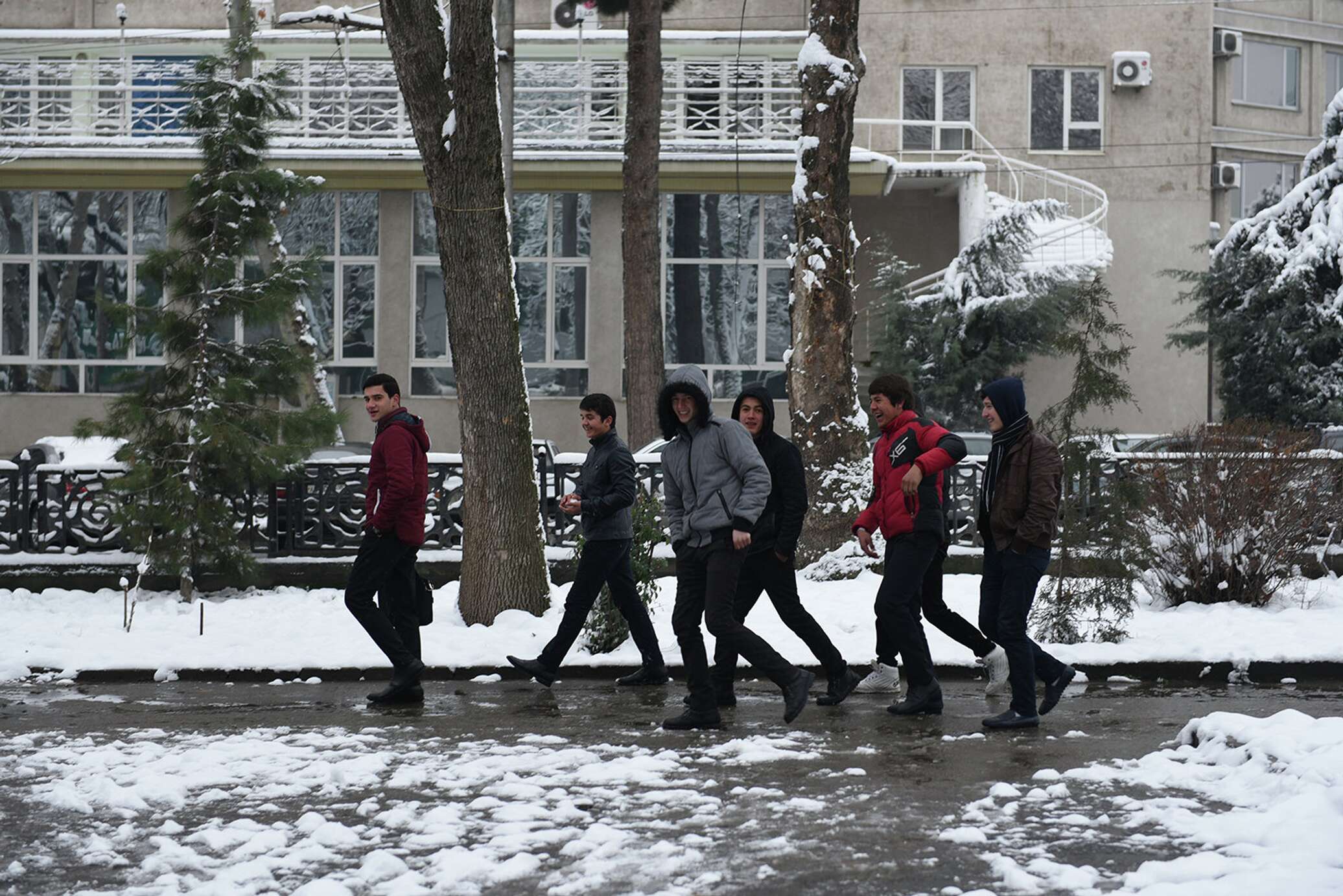 Душанбе сегодняшний день. Зимний Душанбе. Холода в Таджикистане. Зима в Душанбе. Снег в Таджикистане.