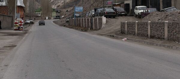 Дорога Душанбе-Худжанд. Архивное фото Дорога Душанбе-Худжанд. Архивное фото - Sputnik Тоҷикистон