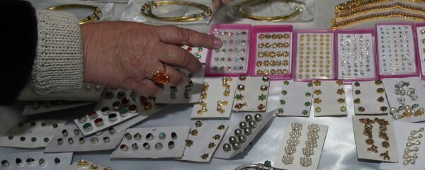 Ювелирные украшения на выставке. Архивное фото - Sputnik Таджикистан