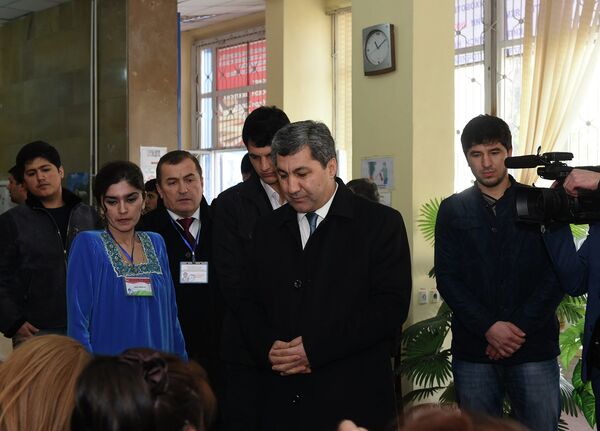 Мухиддин Кабири на выборах первого марта - Sputnik Таджикистан