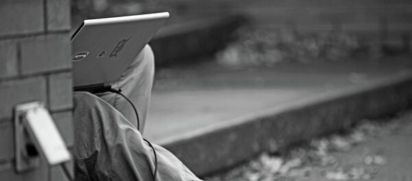 Пользователь ПК. Архивное фото - Sputnik Таджикистан