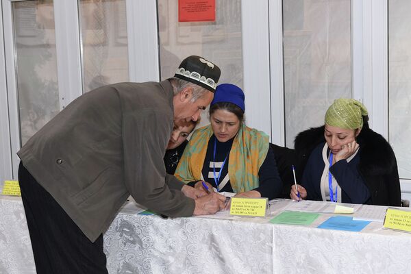 Парламентские выборы в Таджикистане 1 марта 2015 года - Sputnik Таджикистан