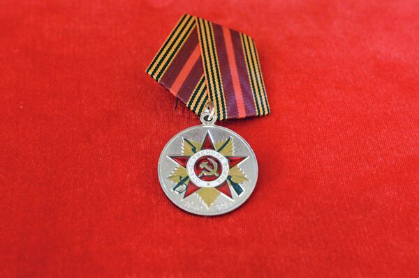 Юбилейная медаль по случаю 70 лет Победы. Архивное фото - Sputnik Таджикистан