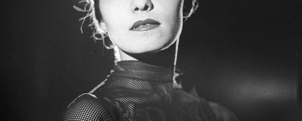 Ҳунарпешаи шоистаи ҶШС Тоҷикистон Малика Собирова - Sputnik Тоҷикистон