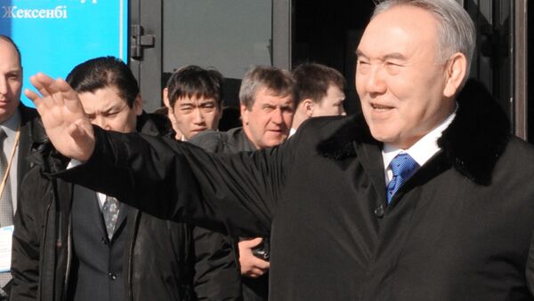 Нурсултан Назарбаев на президентских выборах в Казахстане в 2011 году - Sputnik Таджикистан