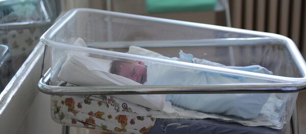 Тифли навзод. Акс аз бойгонӣ Тифли навзод. Акс аз бойгонӣ - Sputnik Тоҷикистон