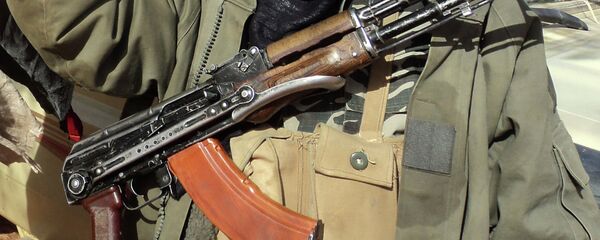 Мусалсалсал (автомат)-и Калашников. Акс аз бойгонӣ Мусалсалсал (автомат)-и Калашников. Акс аз бойгонӣ - Sputnik Тоҷикистон