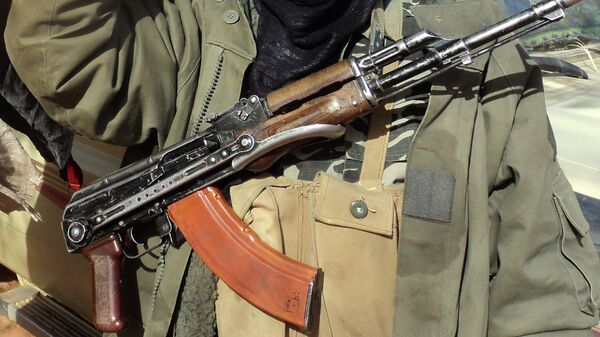 Автомат Калашникова. Архивное фото - Sputnik Таджикистан