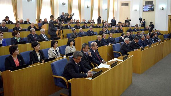 Первая сессия новоизбранного парламента РТ в 2015 году - Sputnik Таджикистан
