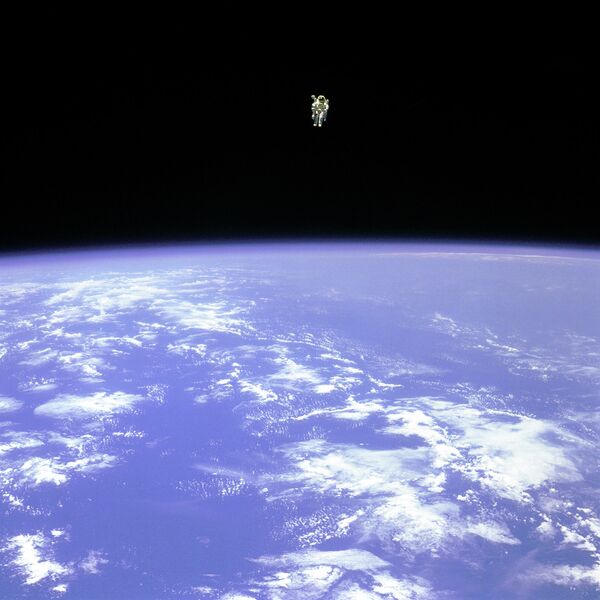 Полвека назад человек впервые вышел в открытый космос. - Sputnik Таджикистан