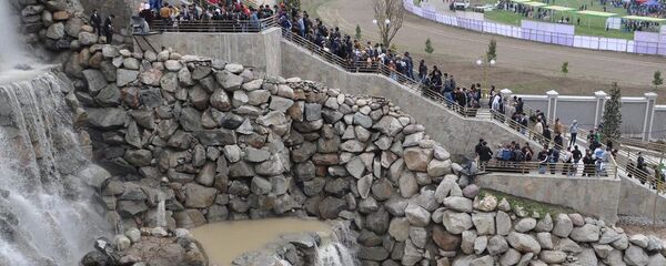 Водопад в парке “Наврузгох”. Архивное фото - Sputnik Тоҷикистон