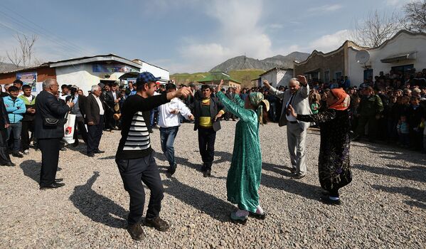 Жителям Сангтуды провели трубопровод - Sputnik Таджикистан